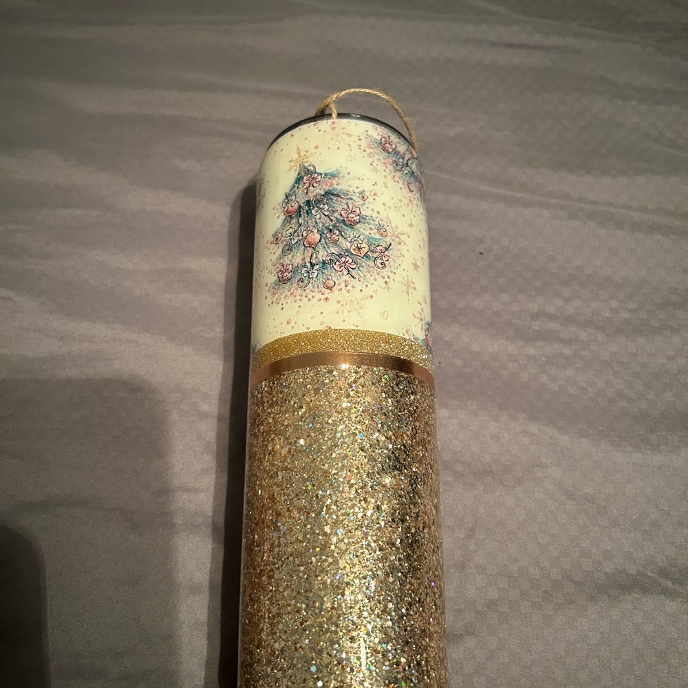 Elegant Gold and Cream Glittery Ornament